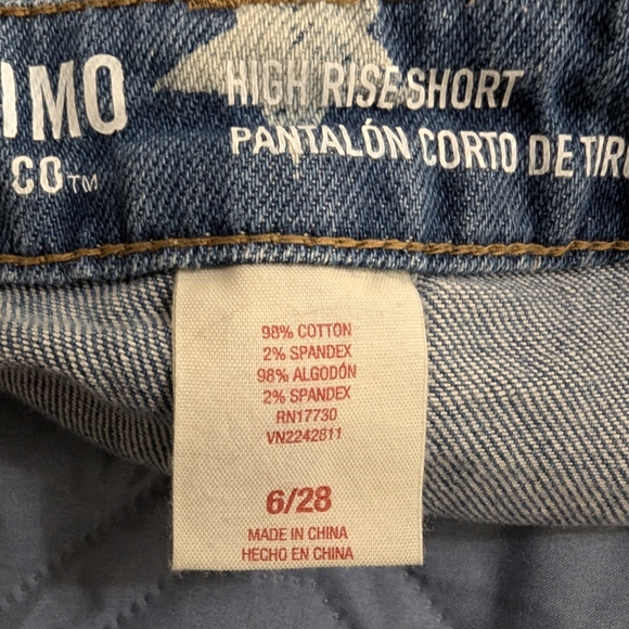 Mossimo Size 6/28 Stars and Stripes Women's Shorts - Picture 3 of 3